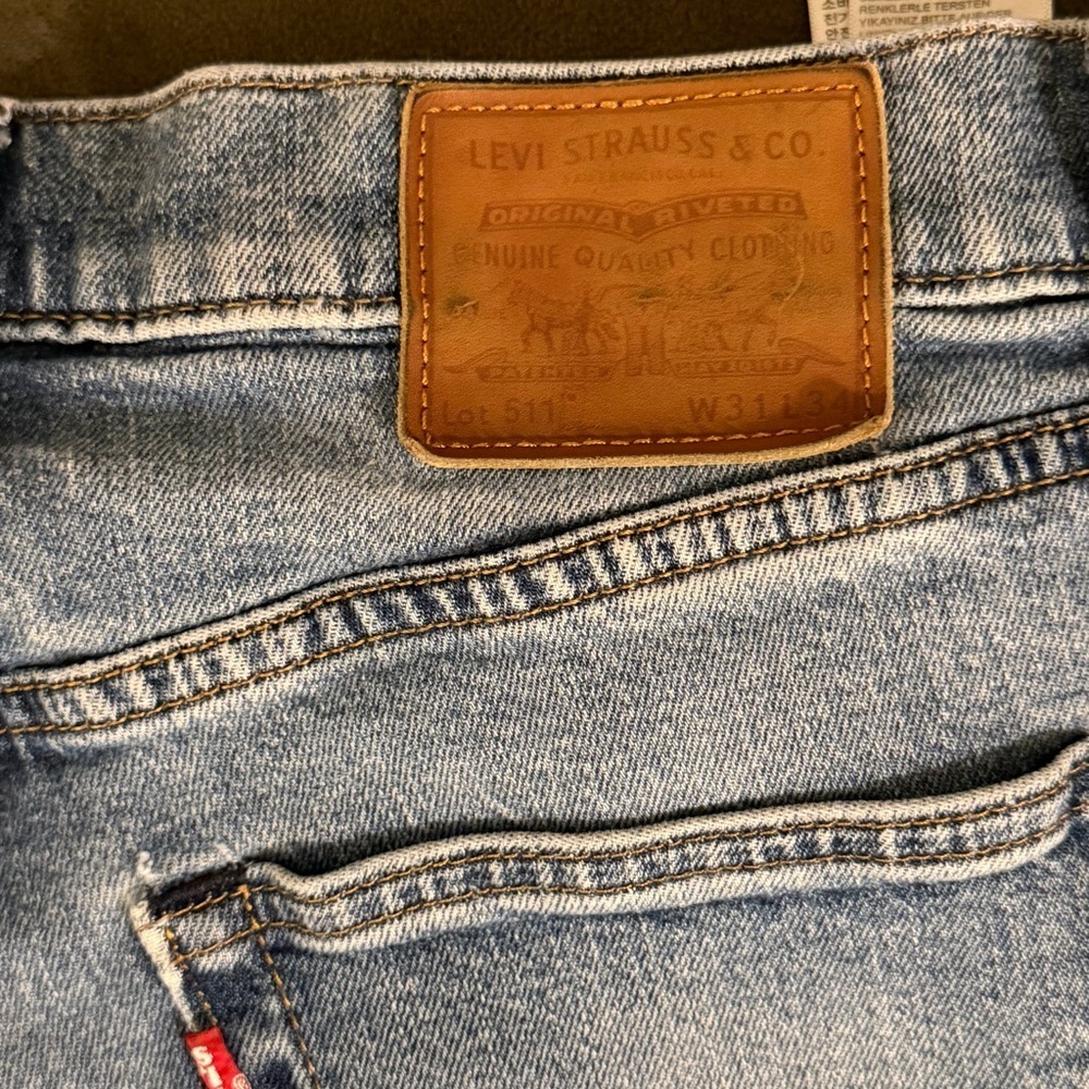 Levi’s 511 Slim jeans in a classic light wash. Size W31 L34 - Picture 4 of 5